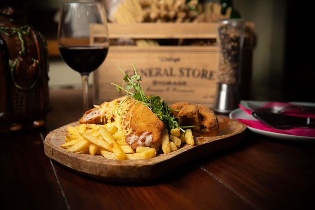 Cordon bleu hasábburgonyával — Ötösfogat